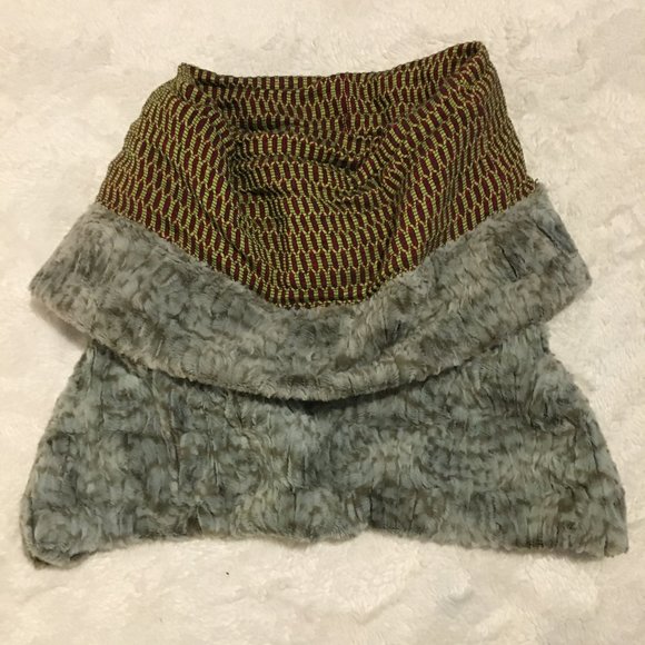 Elfarrow Faux Fur Red and Lime Long Honeycomb Reversible Neck Warmer - Picture 2 of 12